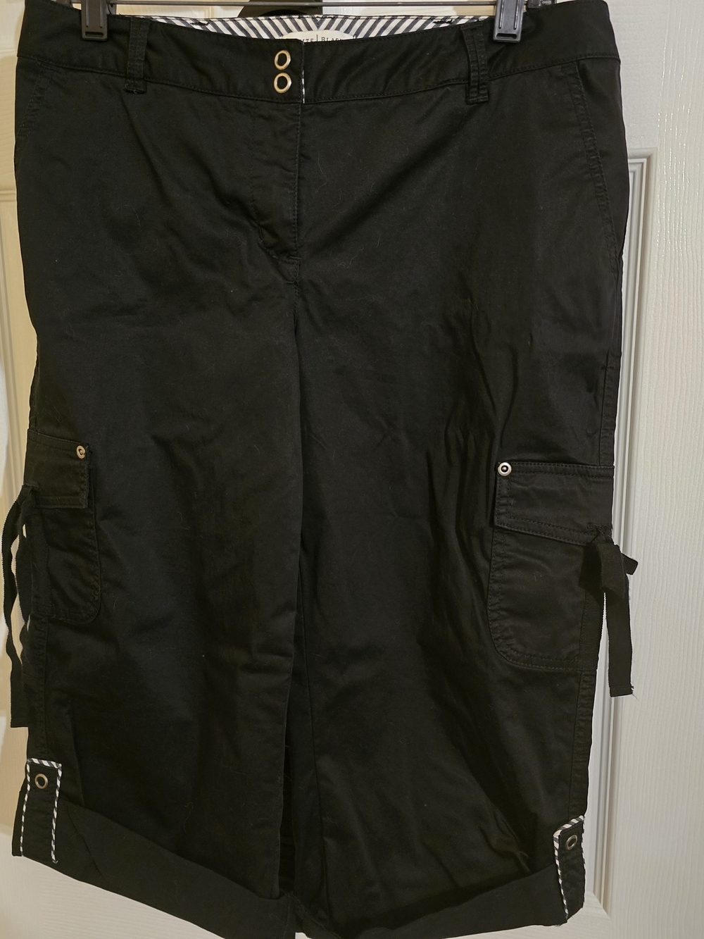 White House Black Market Black Cargo Capris